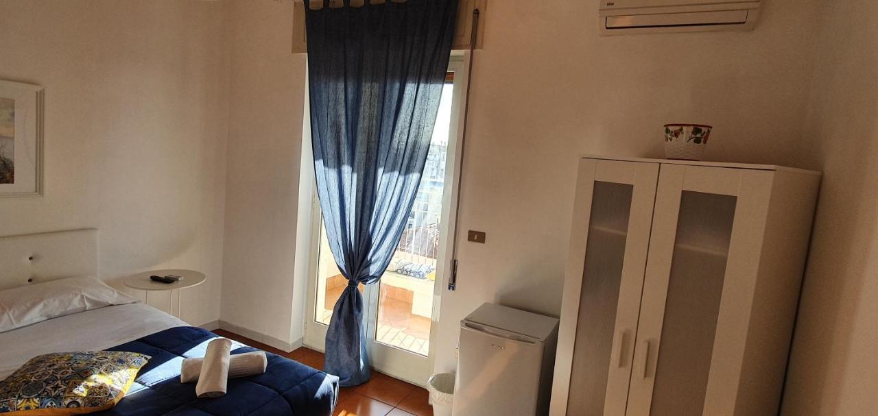 Il Balconcino Hotel Napoli Ruang foto